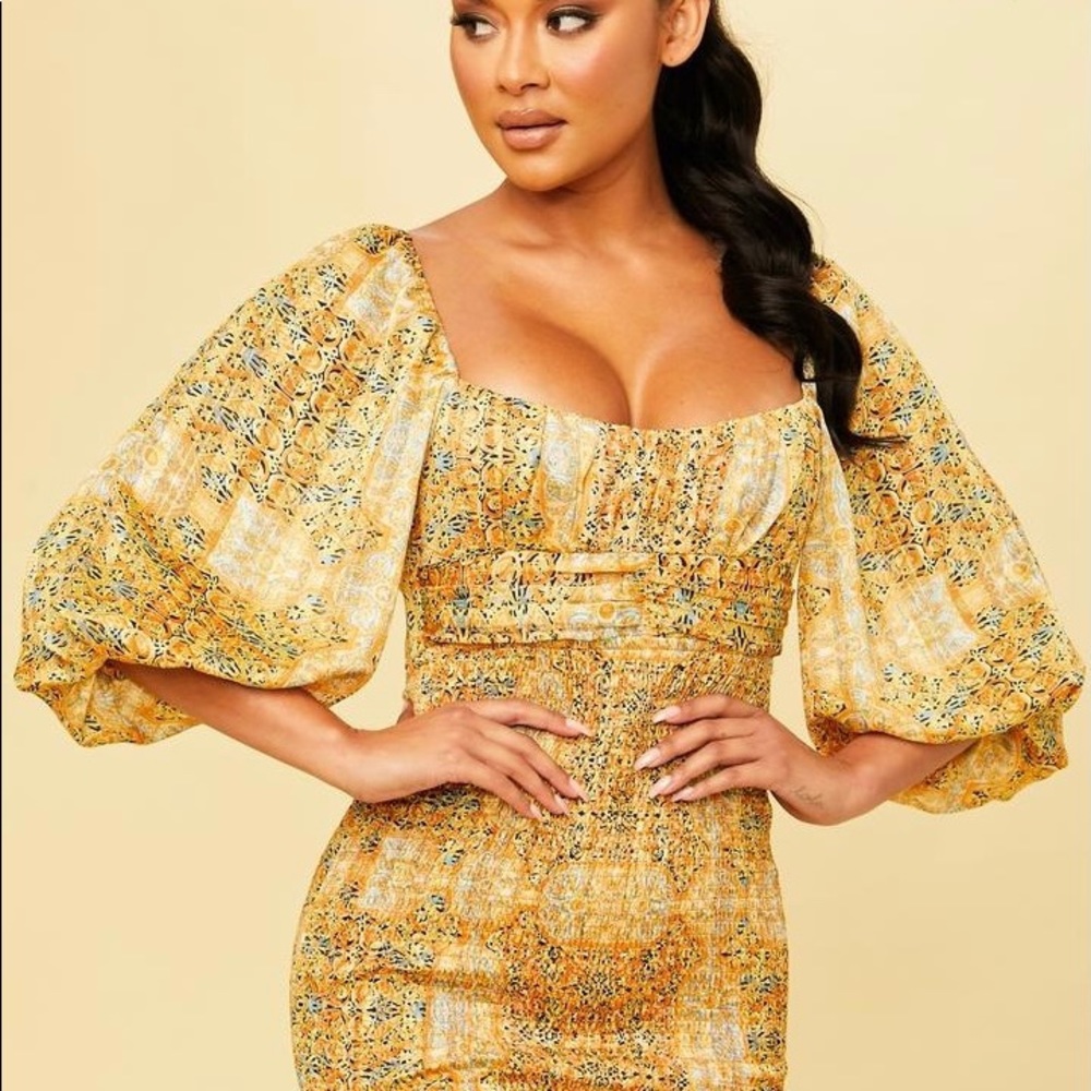 Long sleeve short dress